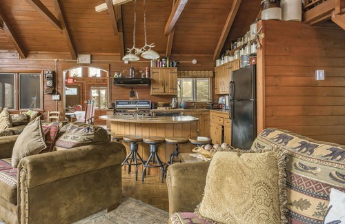 Woodbourne Cabin | Premier Log Cabin Retreat in Catskill, NY - Pet Friendly