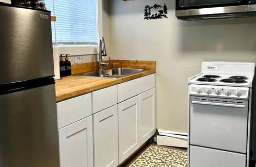 Spenard Cabin | Cozy Log Cabin Retreat in the Heart of Anchorage