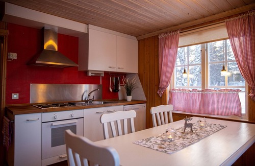 Gargnas House | Cozy Log Cabin Retreat in the Heart of Lapland