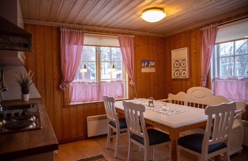 Gargnas House | Cozy Log Cabin Retreat in the Heart of Lapland
