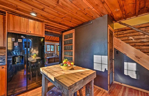Wilmington Cabin | Inviting Grand Log Cabin with Hot Tub near Whiteface