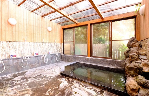 Yufu Cabin | Cozy Log Cabin Kinoko No Sato with Kitchen & Family-Friendly Amenities