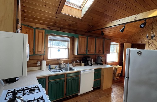 Mount Holly Cabin | Cozy Log Cabin Close to Jackson Gore and Okemo Mountain