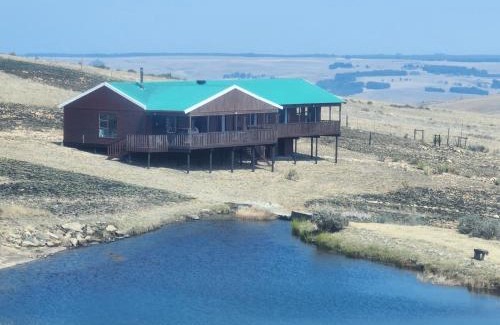 Dullstroom Villa | Inviting Log Cabin at Moonlight Meadows, Dullstroom