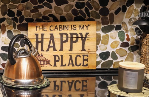 Mill Ridge Cabin | Cozy Log Cabin with Mountain Views and Pet-Friendly Amenities