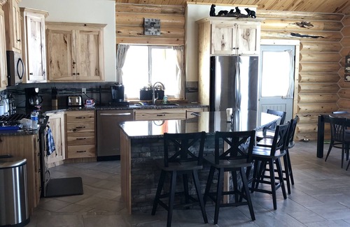 Island Park Cabin | Idyllic Log Cabin Escape Near West Yellowstone with Hot Tub