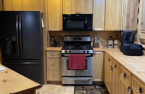 Springerville Cabin | Escape to a Cozy Log Cabin with Fireplace near Showlow AZ