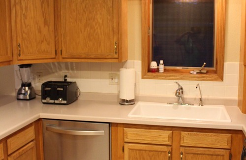 Markesan House | Beautiful Log Cabin with Lake View & Pet-Friendly Amenities