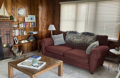 Detroit Lakes Cabin | Log Cabin on Lake Sallie