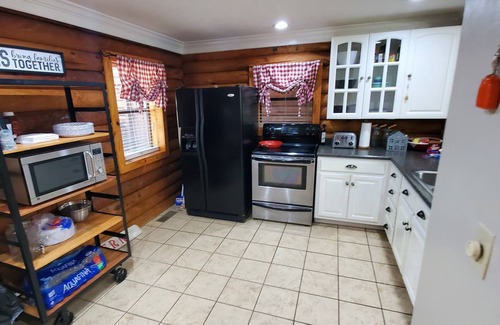 Scottsville Cabin | Tranquil Log Cabin Retreat on the Lake - Rated 9.6/10