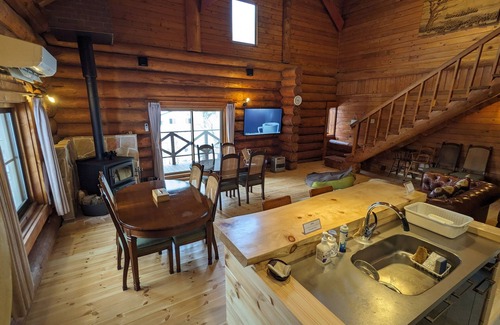 Yamanakako Villa | Inviting Log Cabin & Finland Sauna Step House Retreat
