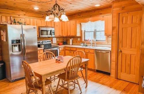 Vesta Cabin | Enchanted Log Cabin Retreat in Blue Ridge Mountains