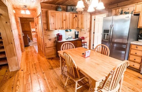 Vesta Cabin | Enchanted Log Cabin Retreat in Blue Ridge Mountains