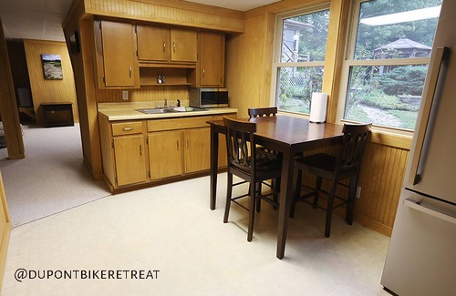 Cedar Mountain Apartment | Experience the Log Cabin Suite with Pet-Friendly Amenities