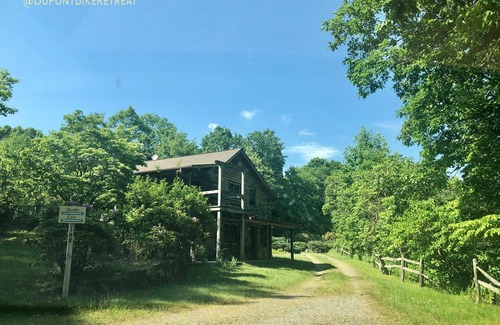 Cedar Mountain Apartment | Explore Log Cabin Suite: RideIn, RideOut & Ocean Views