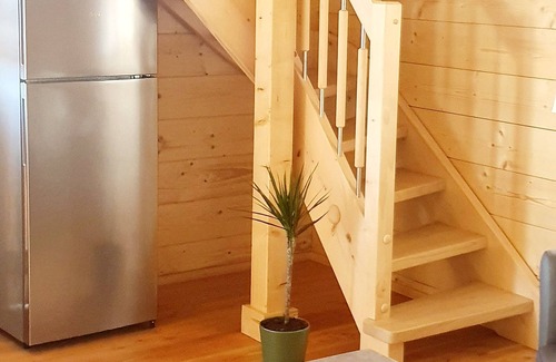 Busterbach Apartment | Cozy Log Cabin Tanne for Family Getaways and Pets