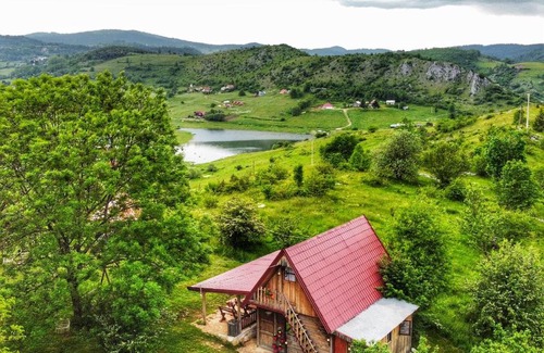 Zlatibor House | Cozy Log Cabin Uvac - Guest Rated 9.8 with Oceanfront View