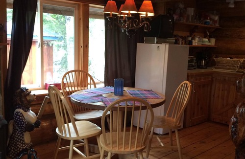 Sterling Cabin | Charming Log Cabin with Loft, Private Bath & Pet-Friendly Amenities
