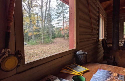 Gerrish Township Cabin | Cozy Log Cabin with Sauna by Higgins Lake