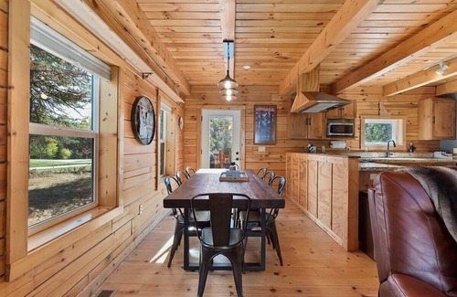 McCall Cabin | Cozy Log Cabin with Game Room Near Skiing & Scenic Lake