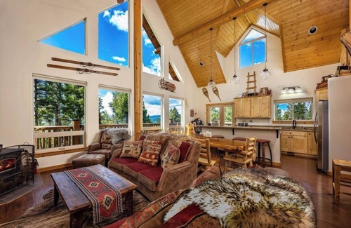 Angel Fire House | Idyllic Log Cabin with Hot Tub, Private Deck & Scenic Views