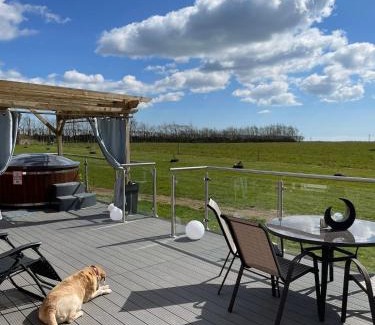 County Cork House | Log Cabin with Hot Tub Large Patio Near Cork city