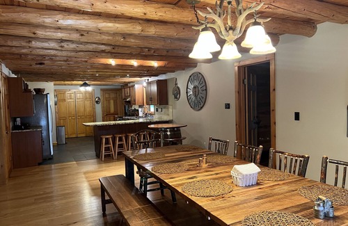 Hinckley Cabin | Cozy Log Cabin Retreat with Hot Tub & Pool Access