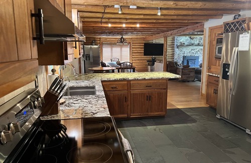 Hinckley Cabin | Cozy Log Cabin Retreat with Hot Tub & Pool Access
