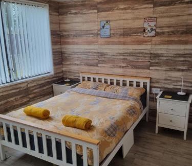 Haxey Other | Cozy Log Cabin with Secure Garden, Pet and Child Friendly