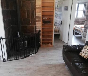 Haxey Other | Cozy Log Cabin with Secure Garden, Pet and Child Friendly