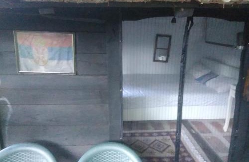 Republika Srpska Ski Chalet | Cozy Blockhütte: Pet-Friendly Retreat with Kitchen Amenities