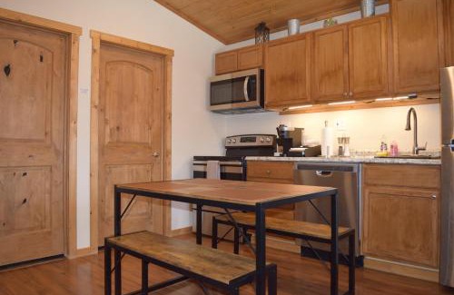Cannonville Villa | Family-Friendly Log Cottages at Bryce Canyon - Rated 9.7