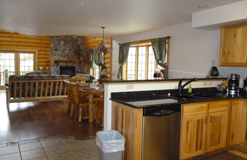 Lake Delton House | Scenic Log Gables - Lake Front with Family-Friendly Amenities