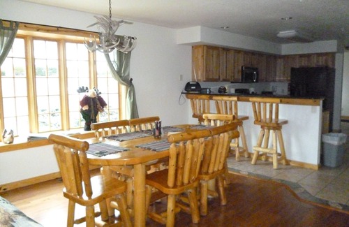 Lake Delton House | Scenic Log Gables - Lake Front with Family-Friendly Amenities