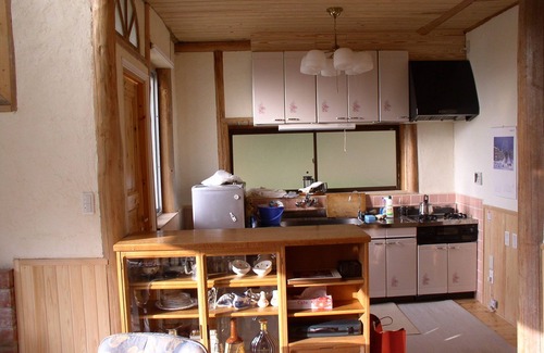 Hata-gun Cottage | Idyllic Log Guest House with Expansive Lawn & Spa Retreat