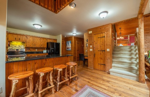 Ephraim House | Charming Log Home in Ephraim with Oceanfront Views