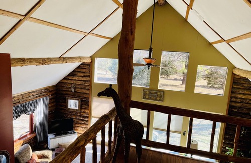 Treece House | Tranquil Log Home Retreat: Deer, Pool & Lake Views