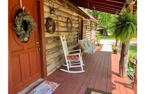 Treece House | Tranquil Log Home Retreat: Deer, Pool & Lake Views