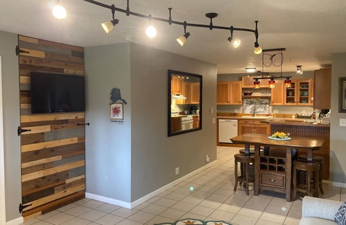 Rabbit Creek Apartment | Log home mother-in-law apartment in scenic Anchorage hillside neighborhood