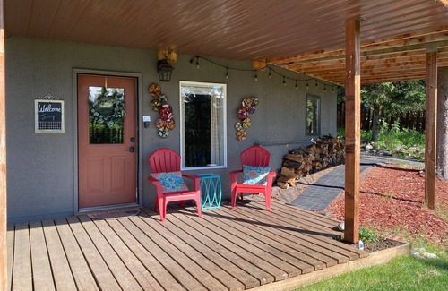 Rabbit Creek Apartment | Log home mother-in-law apartment in scenic Anchorage hillside neighborhood