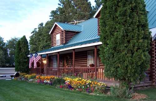 Spanish Fork Cabin | Enchanting Log Home Retreat on 17 Acre Farm - Rated 9.8