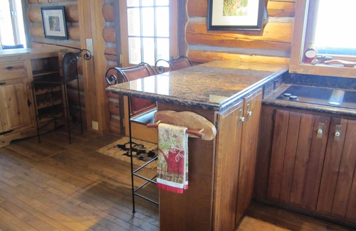 Highland Meadows House | Stunning Log Home with Vail Valley Views and Great Amenities