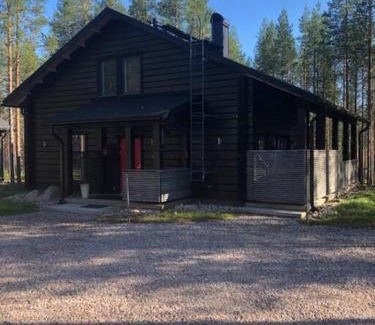 Pyhatunturi Villa | Inviting Log House at Pyhätunturi Ski Resort - 4 Stars
