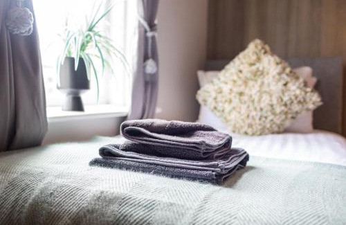 Carlisle Apartment | Logan House: Modern Townhouse near City Centre, Pet Friendly