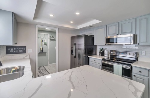 Citrus Park House | Logan's Hideaway & Grill: Pet-Friendly Retreat by the Ocean