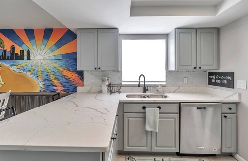 Citrus Park House | Logan's Hideaway & Grill: Pet-Friendly Retreat by the Ocean