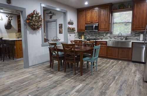 Grapeland House | Explore Logan Springs Ranch: Scenic Trails & Lake Views