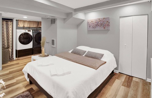 West Bucktown Apartment | Family-Friendly Logan Square Monthly Apartment for Your Stay