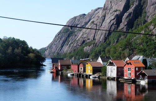 Sokndal Villa | Unforgettable Logbua - House on the Sea with Ocean Views