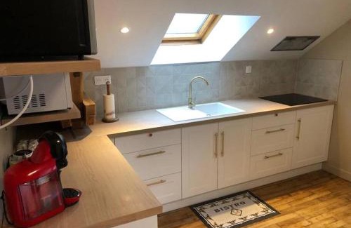 Brive-la-Gaillarde Apartment | Comfortable Stay in Brive: Family & Pet Friendly Amenities